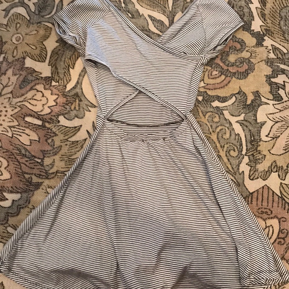 BRANDY MELVILLE DRESS - Picture 2 of 3